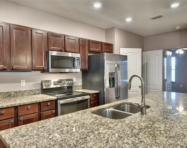 2272 Canyon Breeze Avenue - Photo Thumbnail 5
