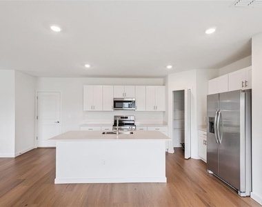 4444 Sw 80th Place - Photo Thumbnail 5