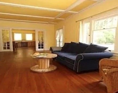 202 E Concord Street - Photo Thumbnail 4