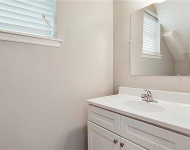 735 Minnesota Avenue - Photo Thumbnail 7
