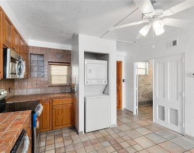 690 Osceola Avenue - Photo Thumbnail 8