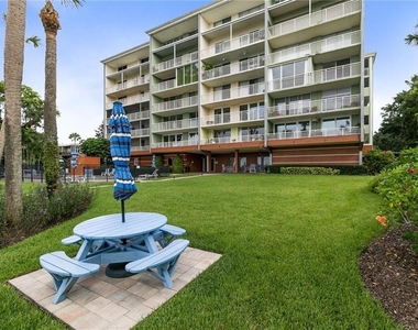 690 Osceola Avenue - Photo Thumbnail 24