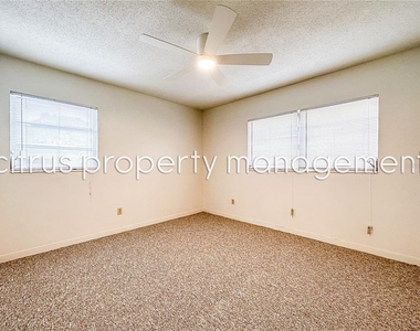 3026 Fairway Lane - Photo Thumbnail 9