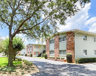 3026 Fairway Lane - Photo Thumbnail 15