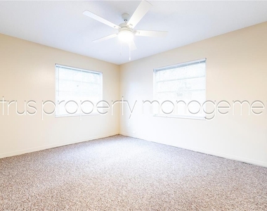 3026 Fairway Lane - Photo Thumbnail 13