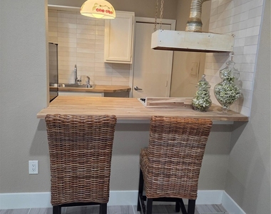 6526 Country Club Drive - Photo Thumbnail 12