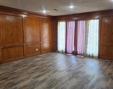 6526 Country Club Drive - Photo Thumbnail 23