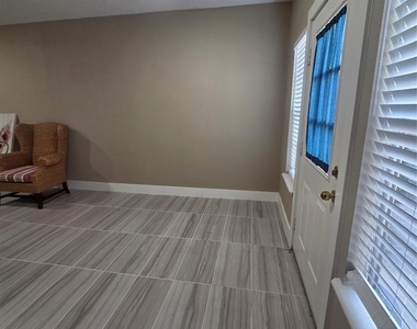 6526 Country Club Drive - Photo Thumbnail 2