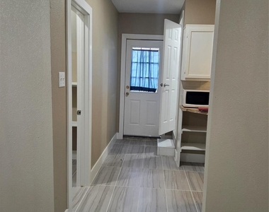 6526 Country Club Drive - Photo Thumbnail 15