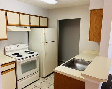 1073 S Hiawassee Road - Photo Thumbnail 5