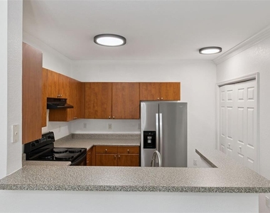 300 E South Street - Photo Thumbnail 11