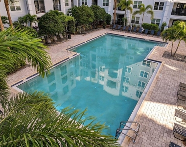 300 E South Street - Photo Thumbnail 1