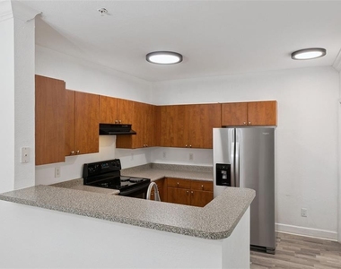 300 E South Street - Photo Thumbnail 13