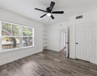 300 E South Street - Photo Thumbnail 17