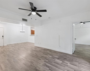 300 E South Street - Photo Thumbnail 10