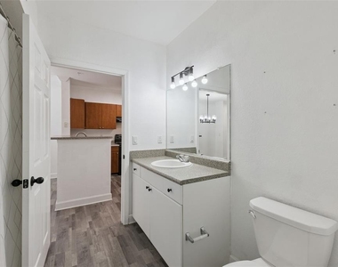 300 E South Street - Photo Thumbnail 20
