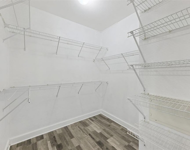 300 E South Street - Photo Thumbnail 23