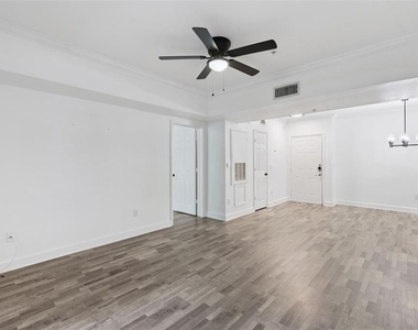300 E South Street - Photo Thumbnail 9