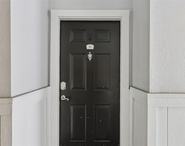 300 E South Street - Photo Thumbnail 5
