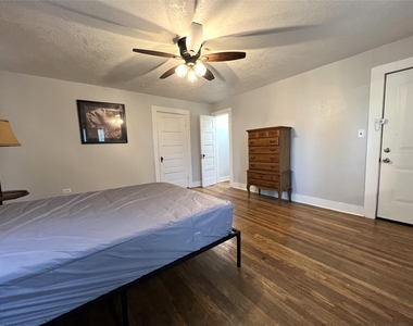 617 12th Street - Photo Thumbnail 3