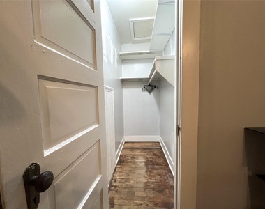 617 12th Street - Photo Thumbnail 9
