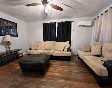 617 12th Street - Photo Thumbnail 7