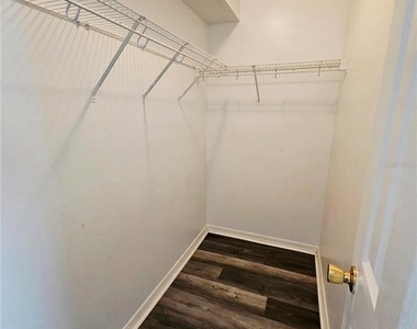 1024 Park Central Circle - Photo Thumbnail 5