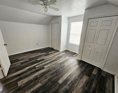1024 Park Central Circle - Photo Thumbnail 10