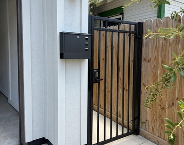3005 Mcilhenny Street - Photo Thumbnail 5