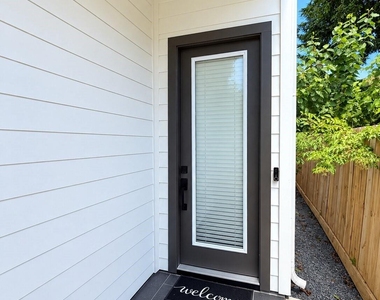 3005 Mcilhenny Street - Photo Thumbnail 7