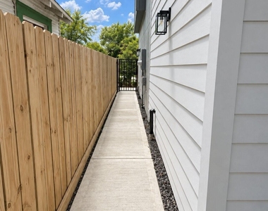 3005 Mcilhenny Street - Photo Thumbnail 6