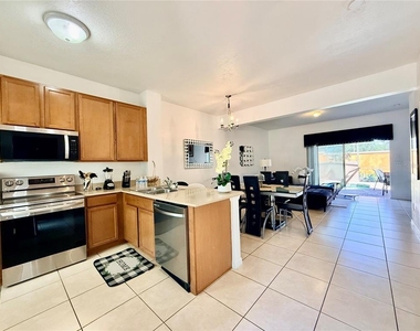 4548 Alberto Circle - Photo Thumbnail 3