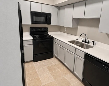 7975 Streamside Drive - Photo Thumbnail 4