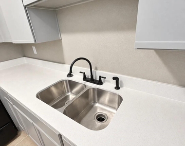 7975 Streamside Drive - Photo Thumbnail 5