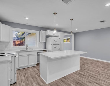 6930 Neff Street - Photo Thumbnail 14