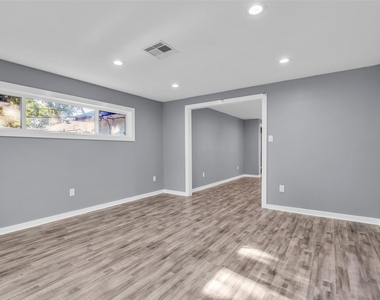 6930 Neff Street - Photo Thumbnail 22