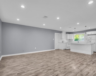 6930 Neff Street - Photo Thumbnail 8