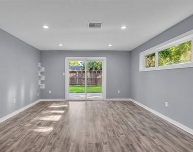 6930 Neff Street - Photo Thumbnail 3