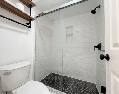 3457 Flossmoor Avenue - Photo Thumbnail 9