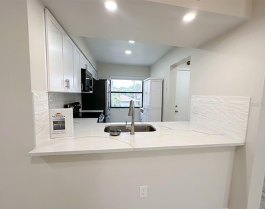 3457 Flossmoor Avenue - Photo Thumbnail 2