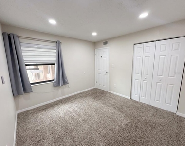 3457 Flossmoor Avenue - Photo Thumbnail 12