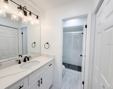 3457 Flossmoor Avenue - Photo Thumbnail 7