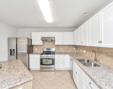 19762 Twin Canyon Court - Photo Thumbnail 8