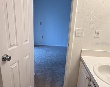 122 Water Front Way - Photo Thumbnail 7