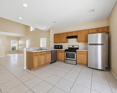 772 Sonja Circle - Photo Thumbnail 7