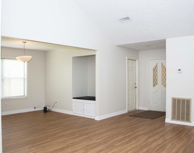 9526 Dundalk Street - Photo Thumbnail 2