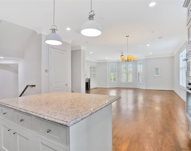 2015 Mcclendon Street - Photo Thumbnail 10