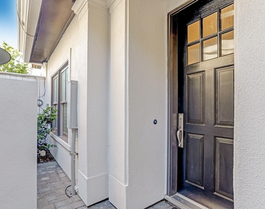 2015 Mcclendon Street - Photo Thumbnail 3
