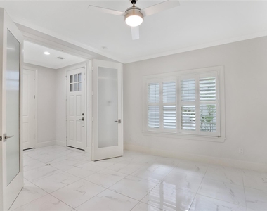 2015 Mcclendon Street - Photo Thumbnail 7