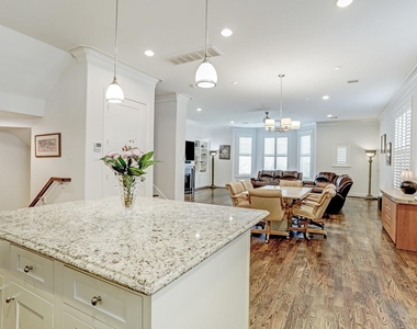 2015 Mcclendon Street - Photo Thumbnail 9